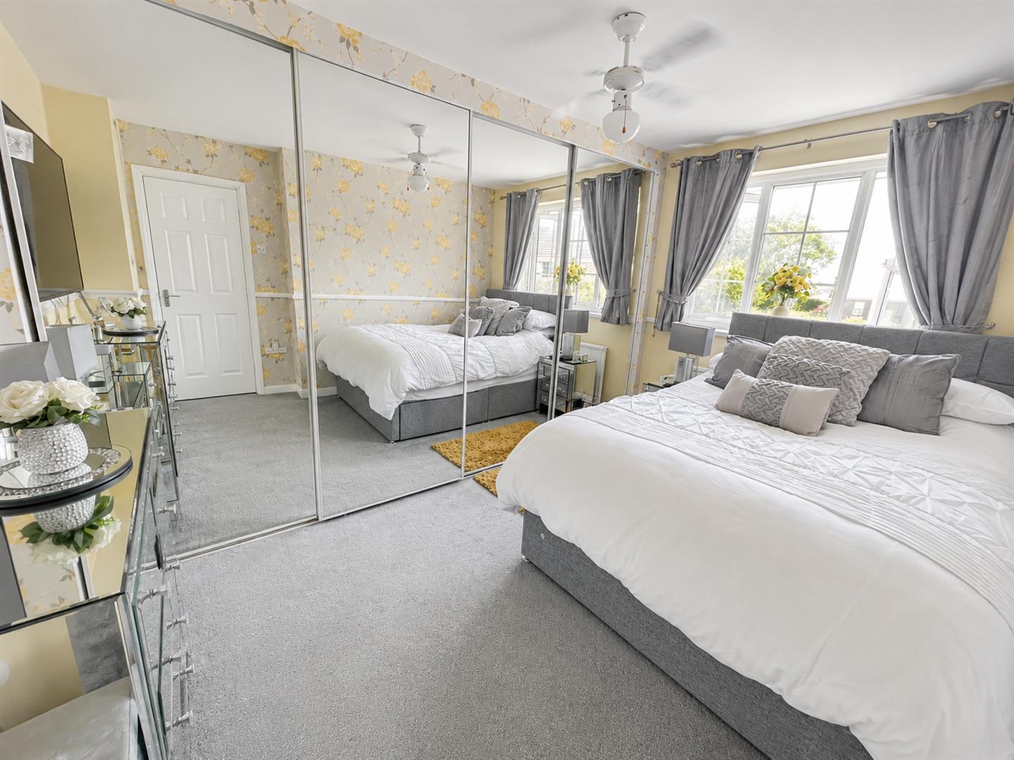 Clos Vernon Watkins, Gorseinon, Swansea, SA4 4DH
